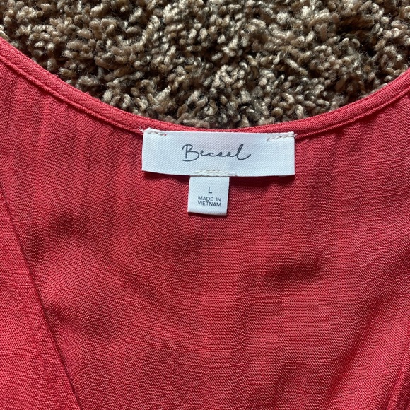 Red blouse - Picture 2 of 4